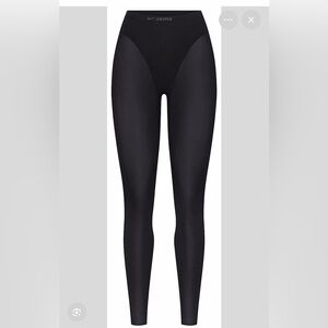 SKIMS × Nike weightless layers V-LINE
26" Legging Black Obsidian nikeskims